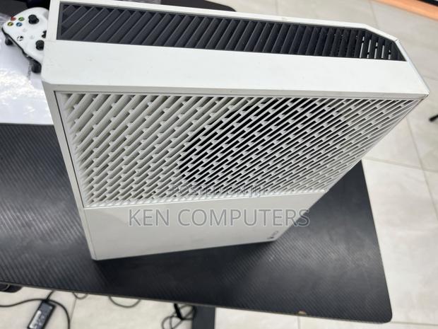 Xbox One Console - thumbnail 3