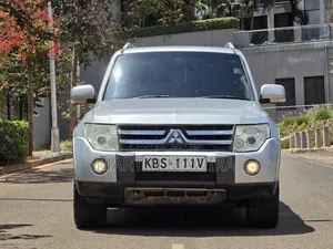 Mitsubishi Pajero 2005 Silver