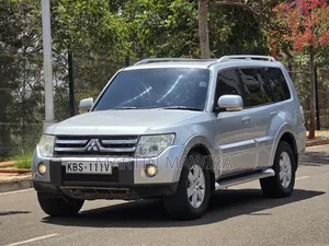 Mitsubishi Pajero 2005 Silver