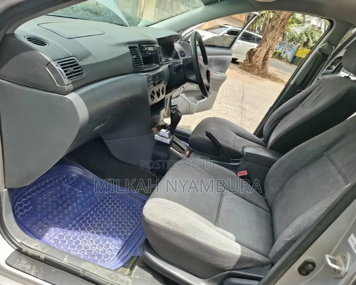 Toyota Corolla 2004 Silver