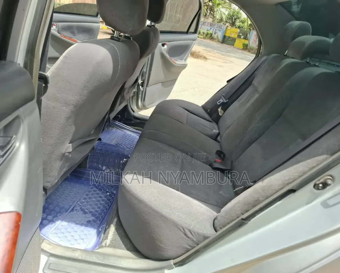 Toyota Corolla 2004 Silver