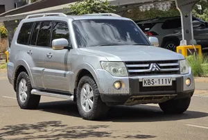Mitsubishi Pajero 2005 Silver