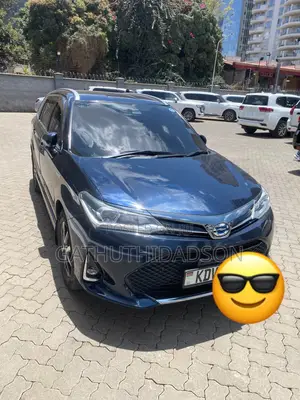 Toyota Corolla Fielder 1.5 Hybrid FWD 2019 Blue