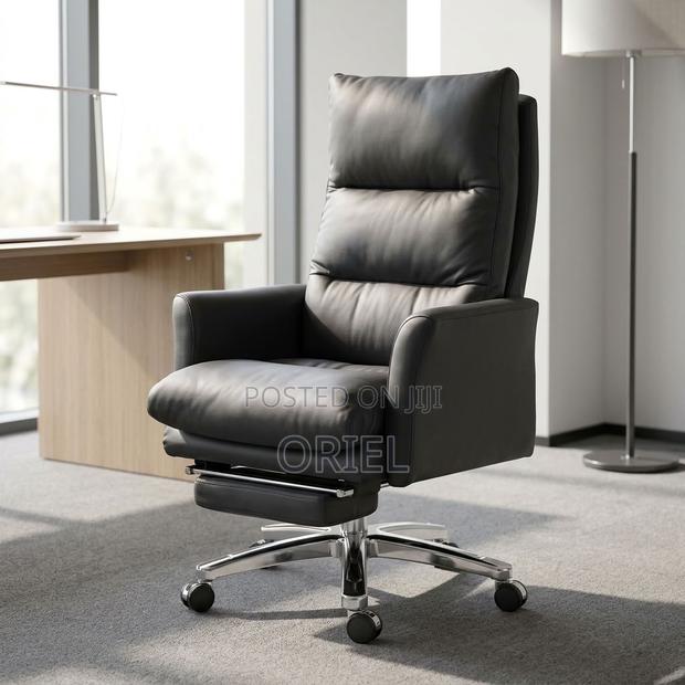 Office : Executive Office Chair With High-Back Design - thumbnail 5