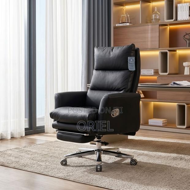 Office : Executive Office Chair With High-Back Design - thumbnail 7