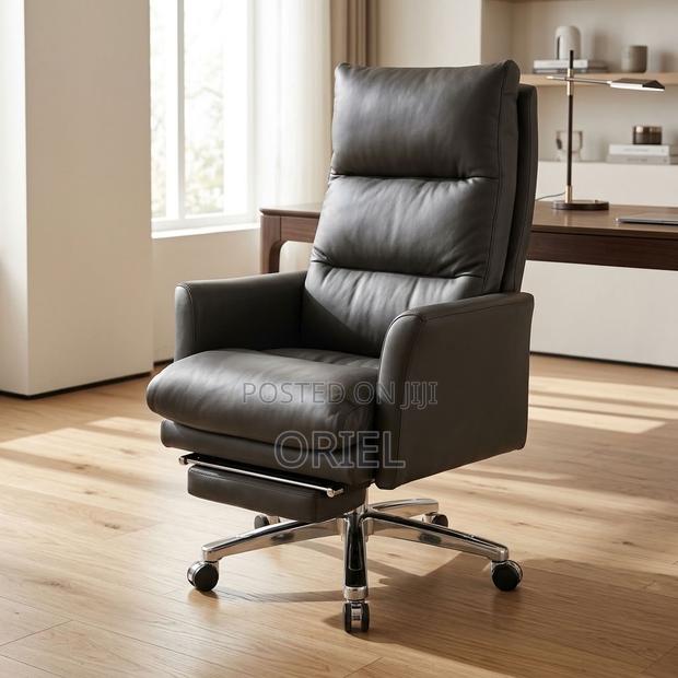 Office : Executive Office Chair With High-Back Design - thumbnail 13