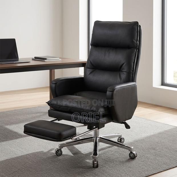 Office : Executive Office Chair With High-Back Design - thumbnail 11