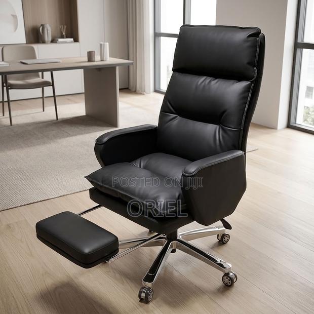 Office : Executive Office Chair With High-Back Design - thumbnail 17