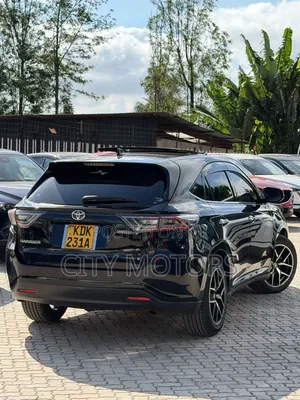 Toyota Harrier 2.0 2015 Black
