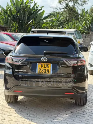 Toyota Harrier 2.0 2015 Black