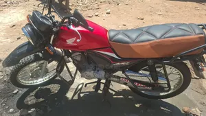 Honda CB 2025 Red