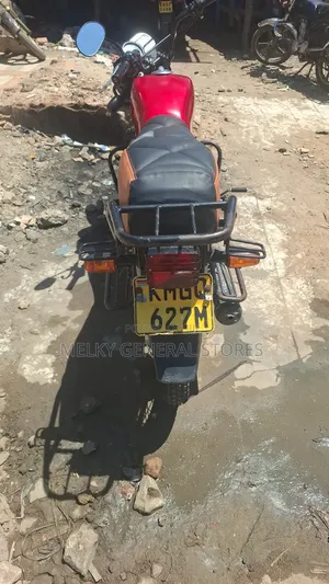 Honda CB 2025 Red