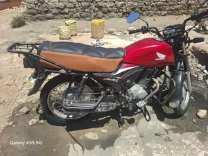 Honda CB 2025 Red
