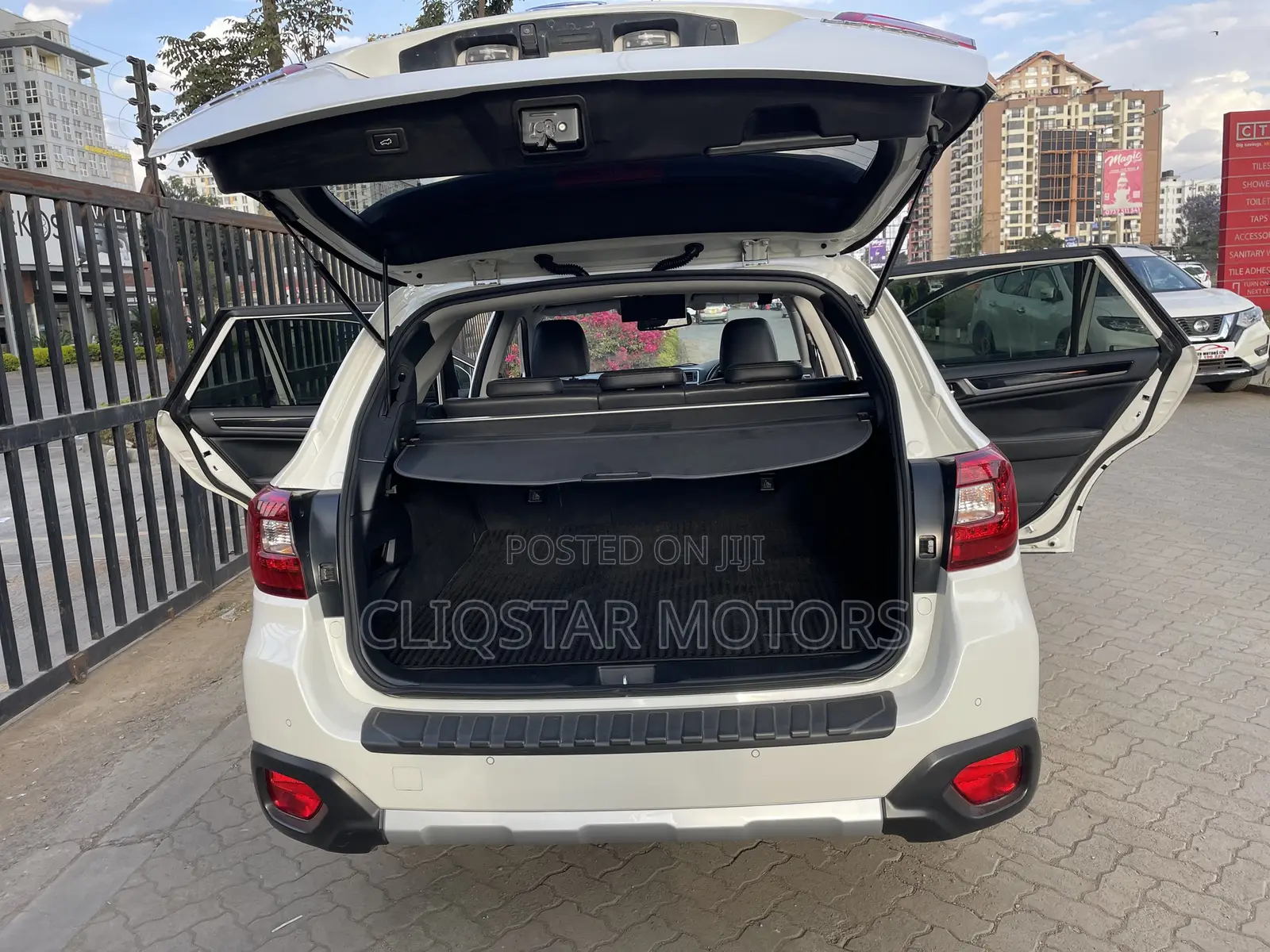 Subaru Outback 2.5i Premium AWD 2019 White