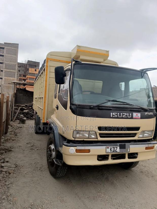 2002 Isuzu FVR - thumbnail 5