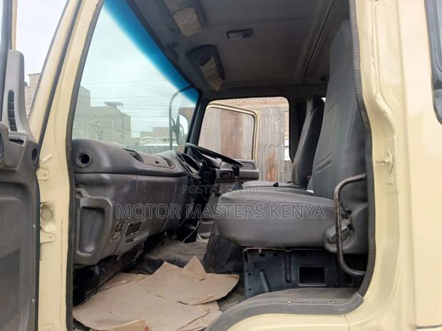 2002 Isuzu FVR - thumbnail 6