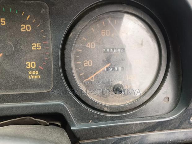 2002 Isuzu FVR - thumbnail 11