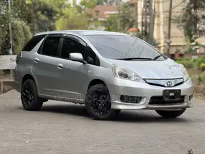 Honda Fit Shuttle 2012 Silver
