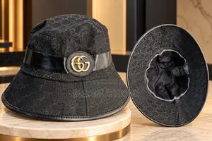 GG Canvas Bucket Hat (Gucci )