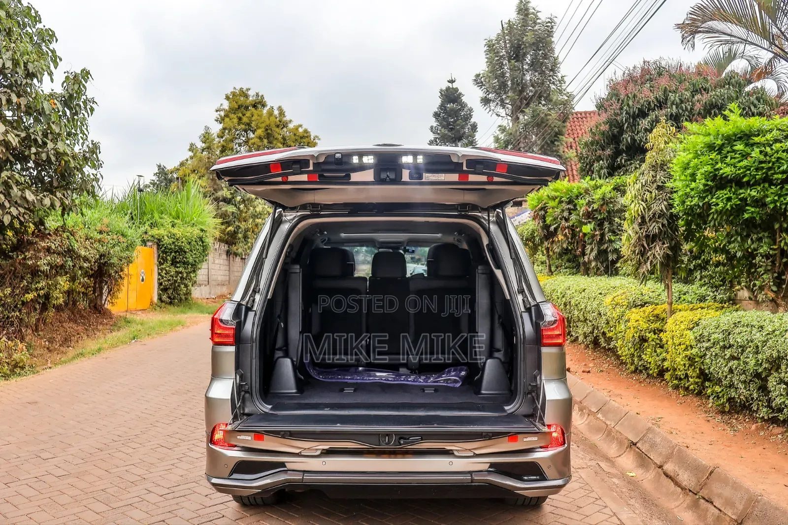 Lexus LX 2017 Silver