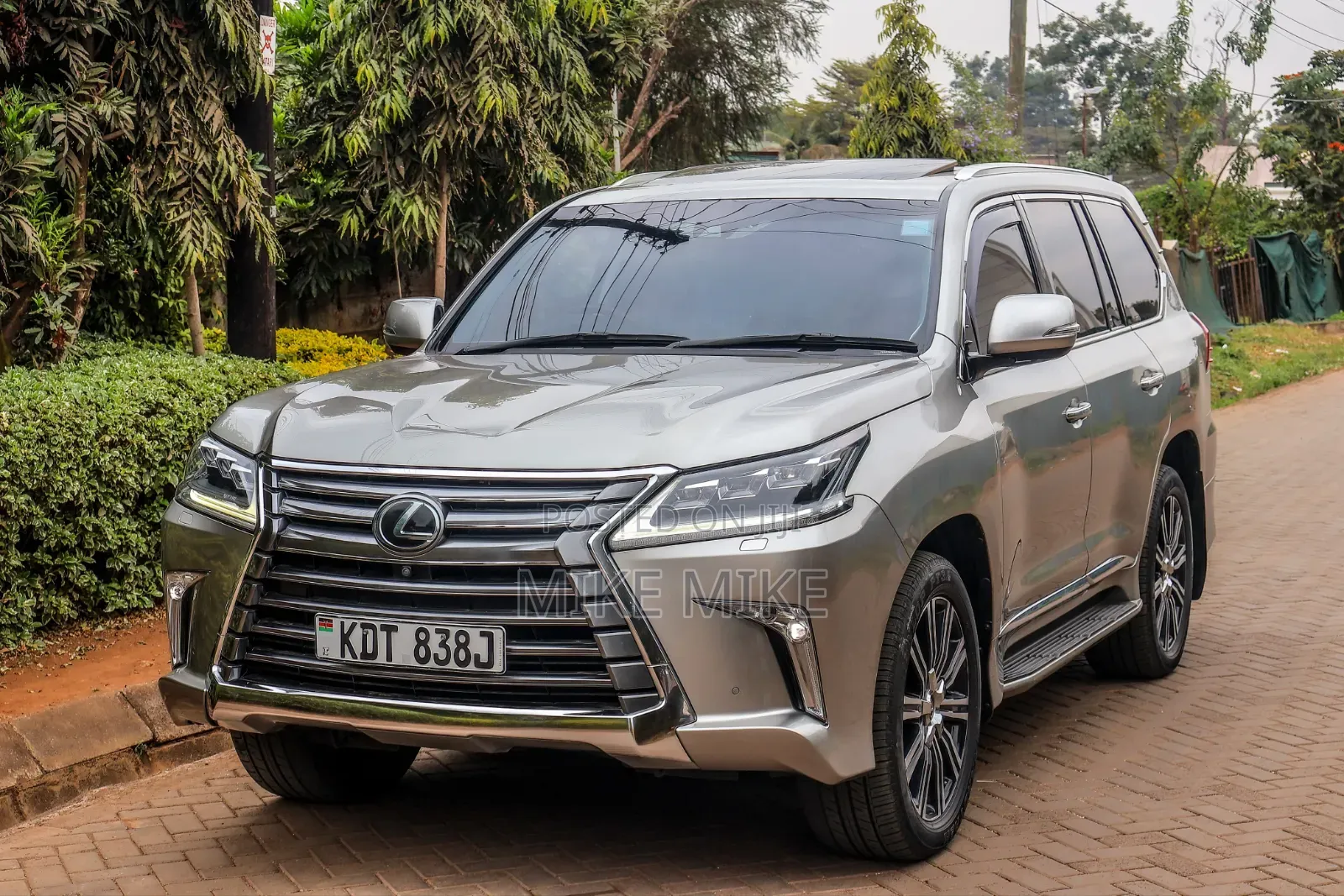 Lexus LX 2017 Silver