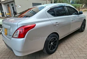 Nissan Latio 1.2 2017 Silver