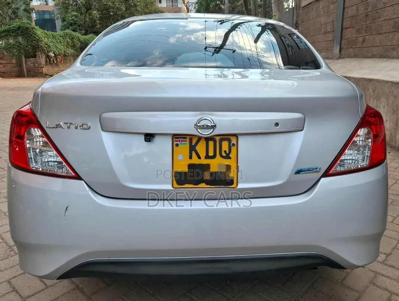 Nissan Latio 1.2 2017 Silver