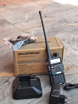 Baofeng UV-5R Dual Band Handheld Wireless Radio