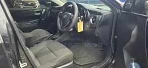 Toyota Auris 2017 Silver