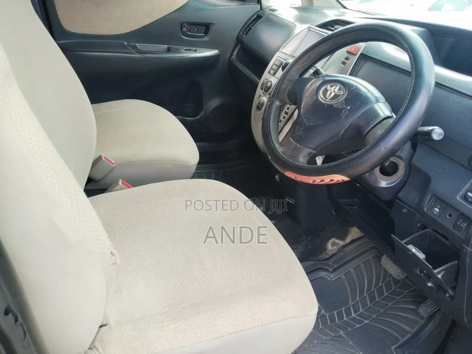 Toyota Ractis 2009 Black