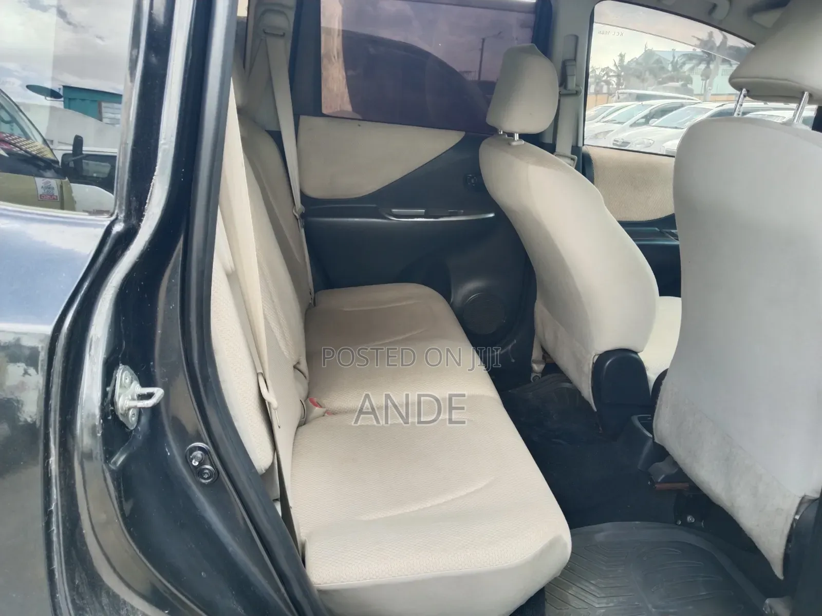Toyota Ractis 2009 Black