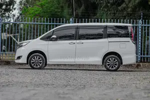 Toyota Esquire 2018 White