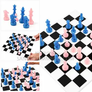 Portable Magnetic Chess Set