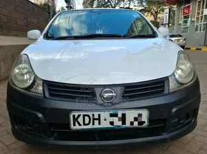 Nissan Advan 2014 White