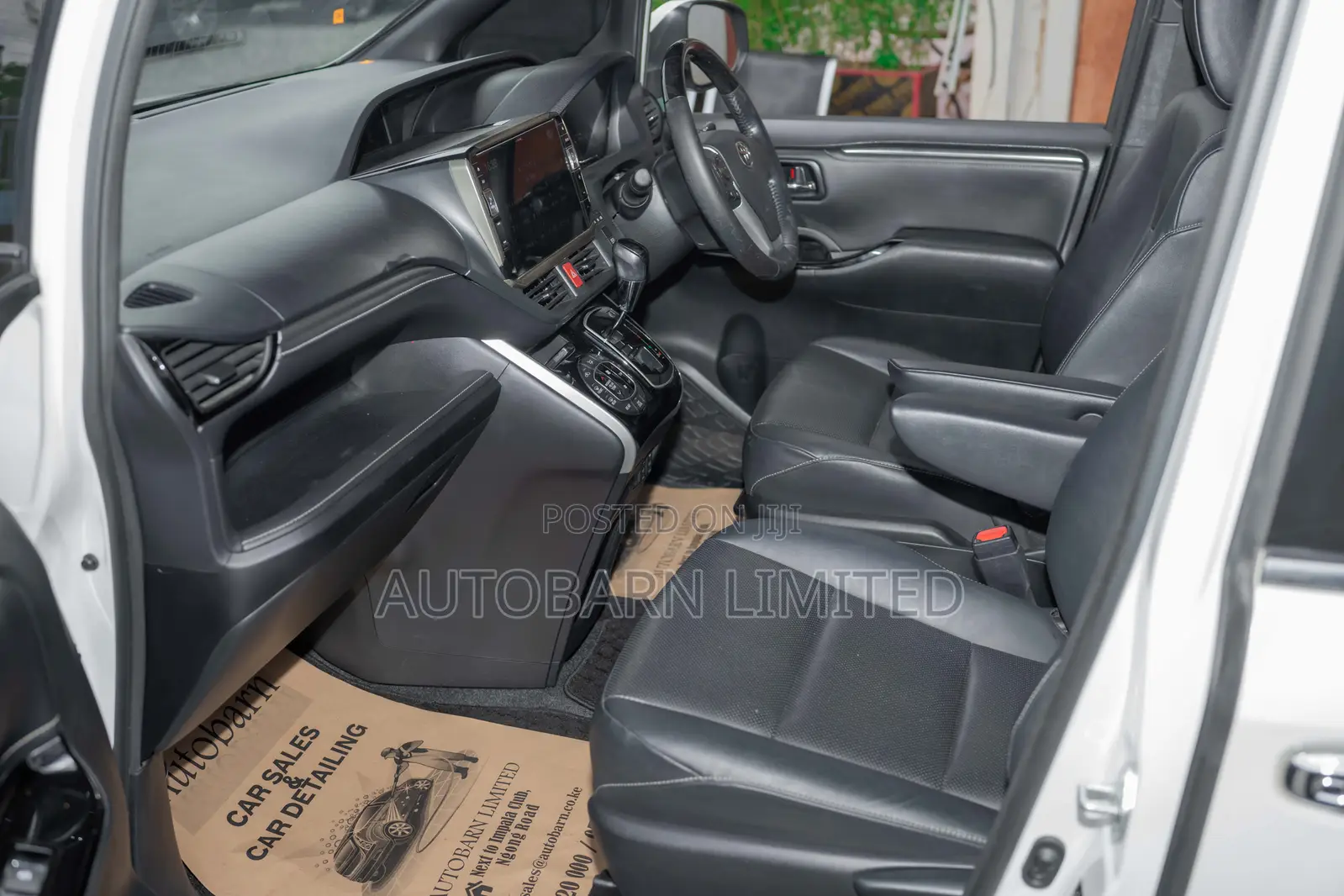 Toyota Esquire 2018 White