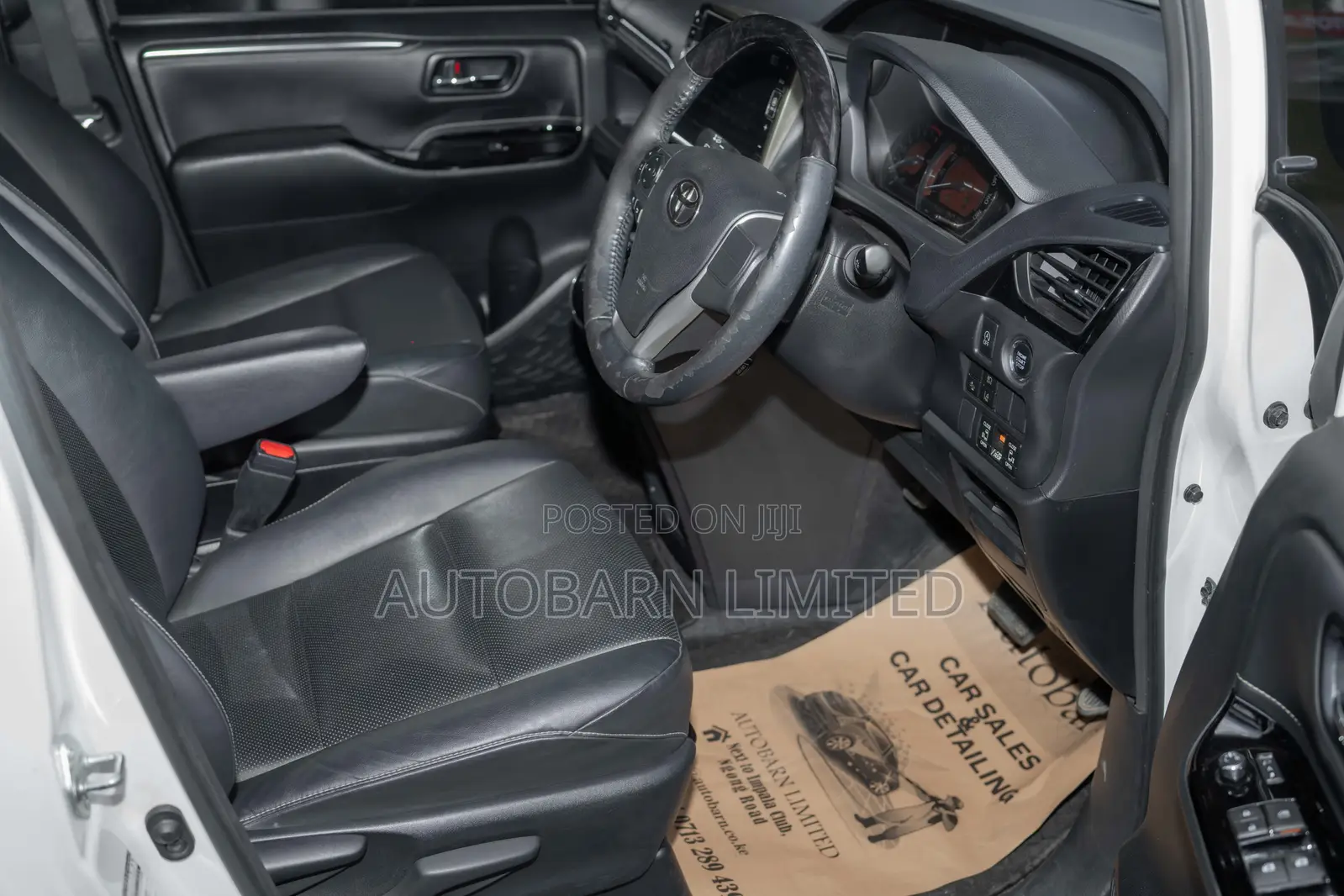 Toyota Esquire 2018 White