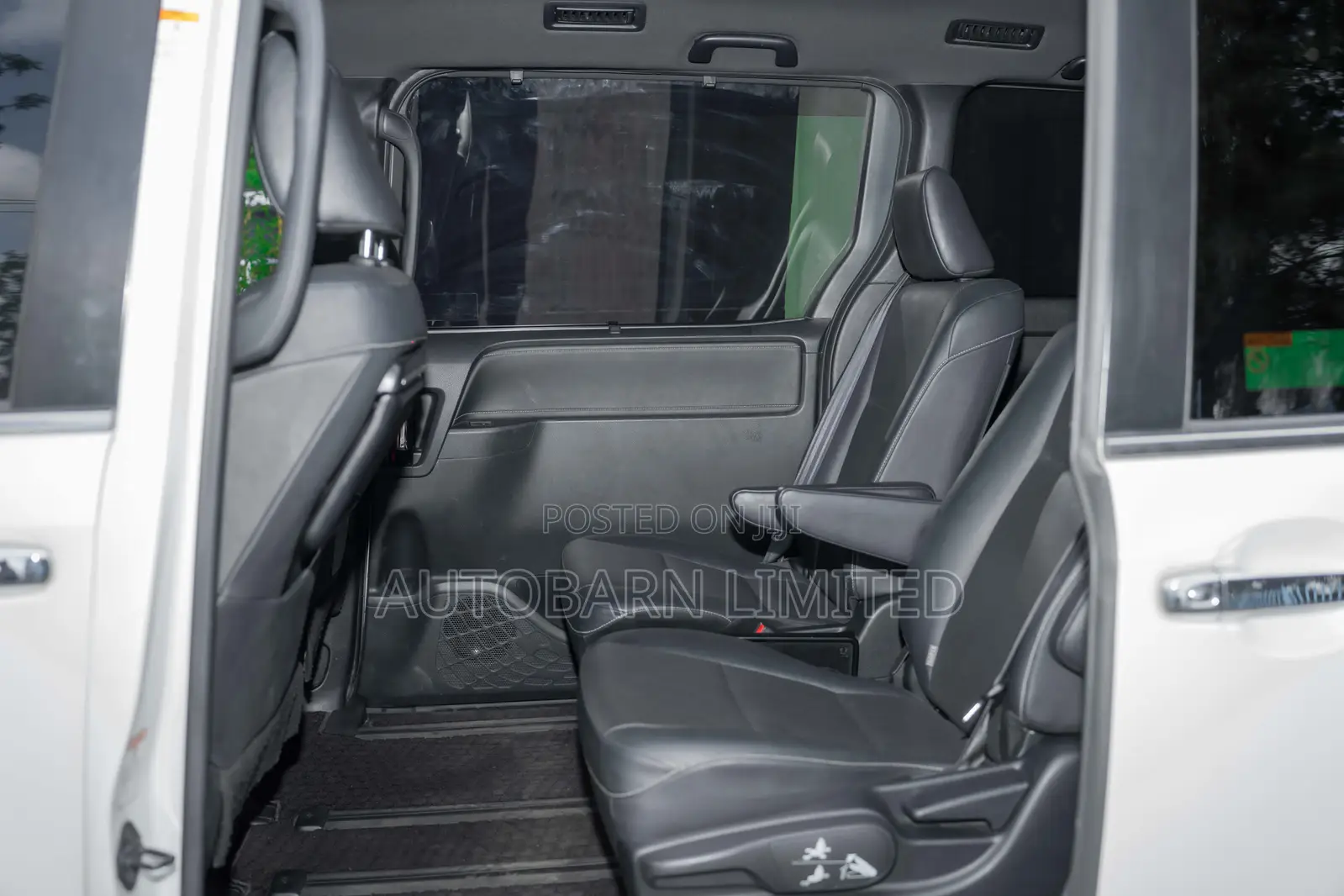 Toyota Esquire 2018 White