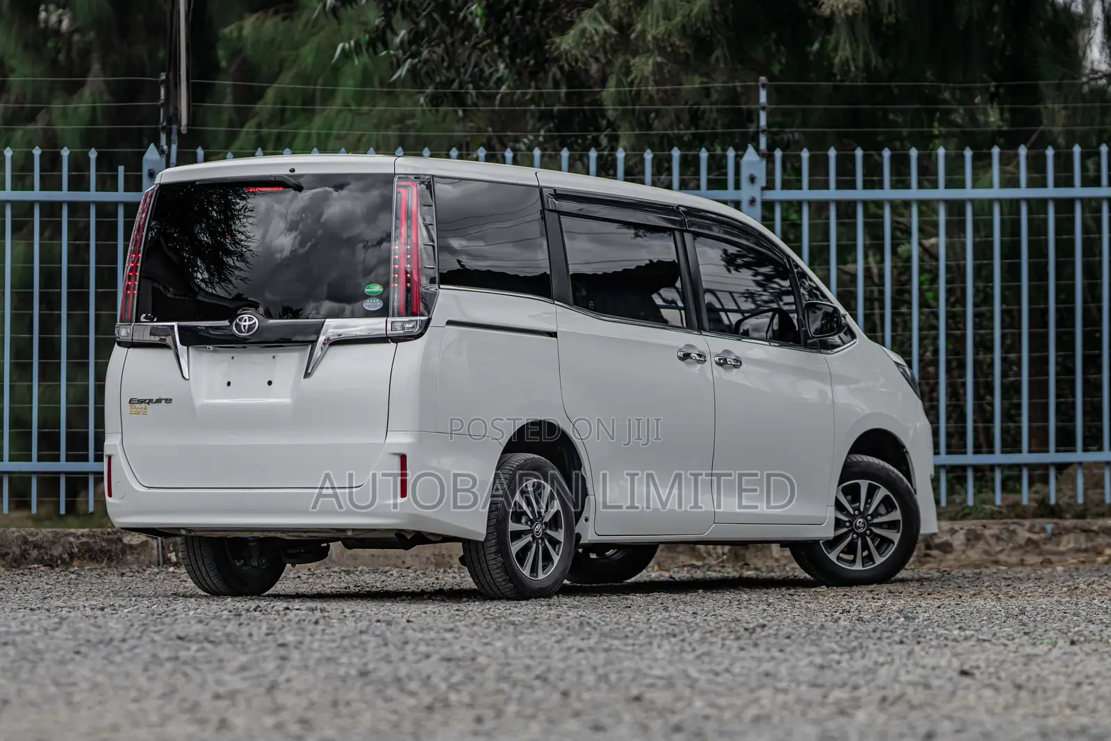 Toyota Esquire 2018 White