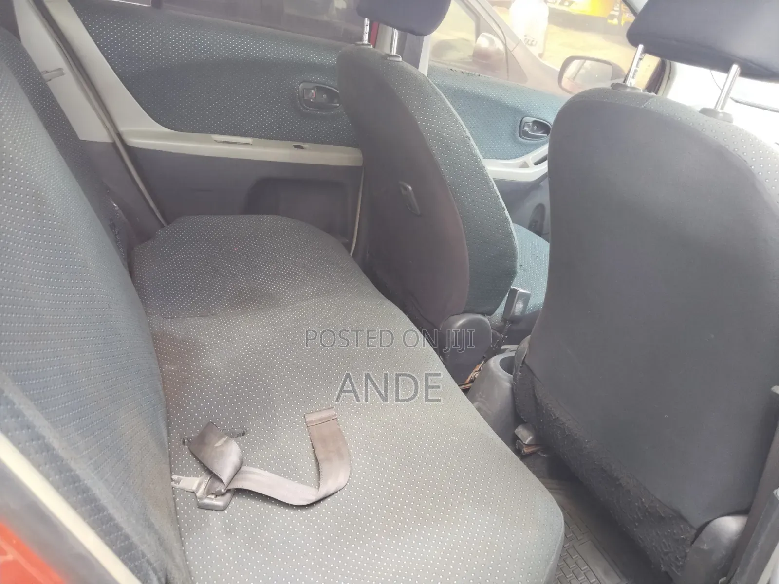 Toyota Vitz 2006 Red