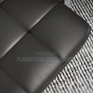 Office Chair : Modern Black Leather Executive Visitor Chair