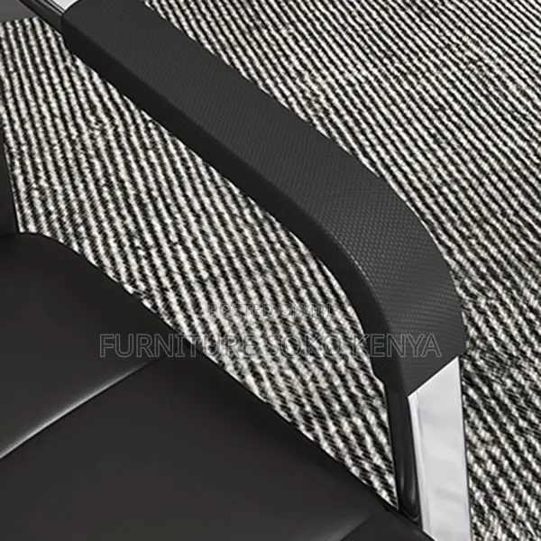 Office Chair : Modern Black Leather Executive Visitor Chair