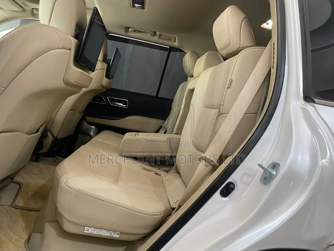 Toyota Land Cruiser 2023 White