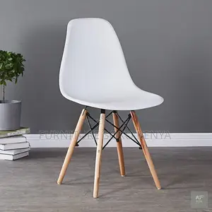Dining Chair : Eames-Style Molded Plastic Dining Chair