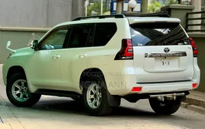 Toyota Land Cruiser Prado 2019 White