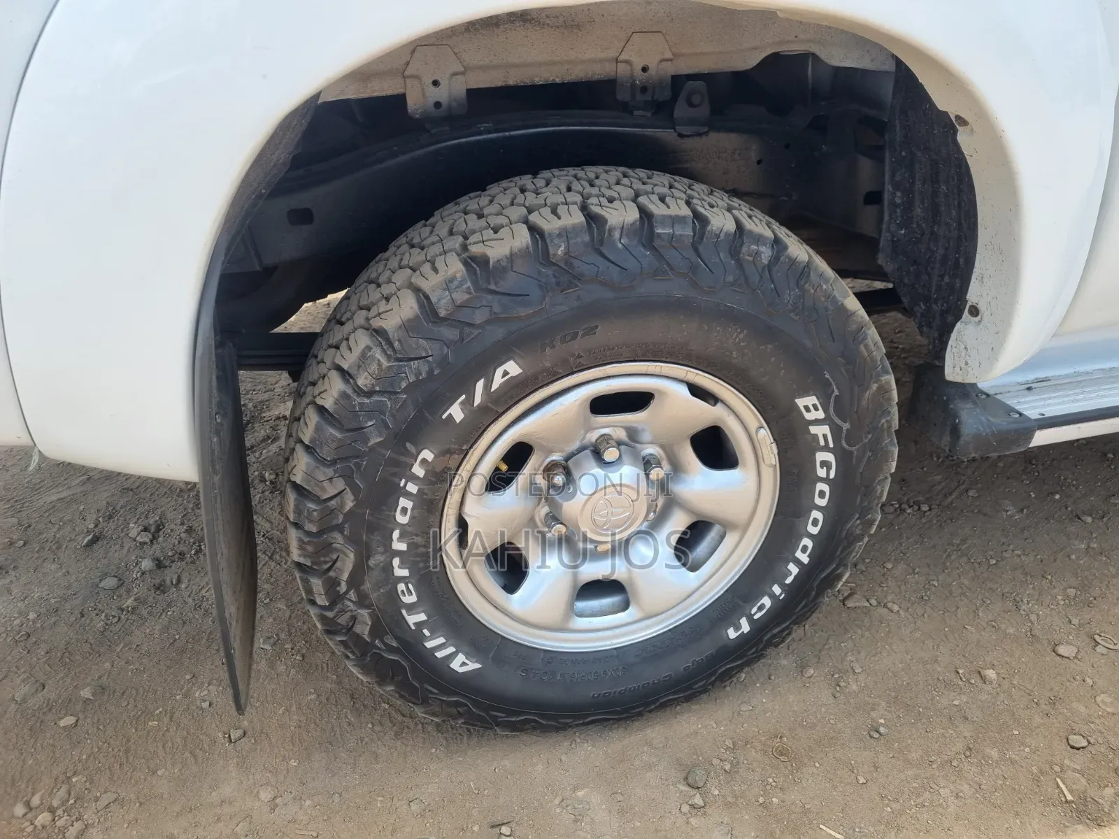 Toyota Hilux 2014 White