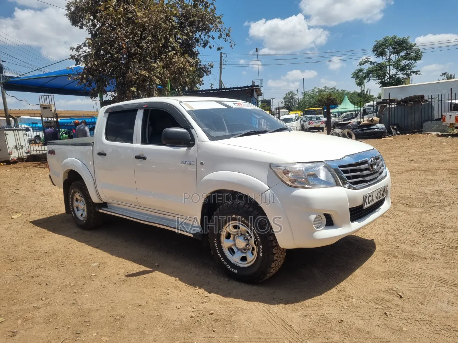 Toyota Hilux 2014 White