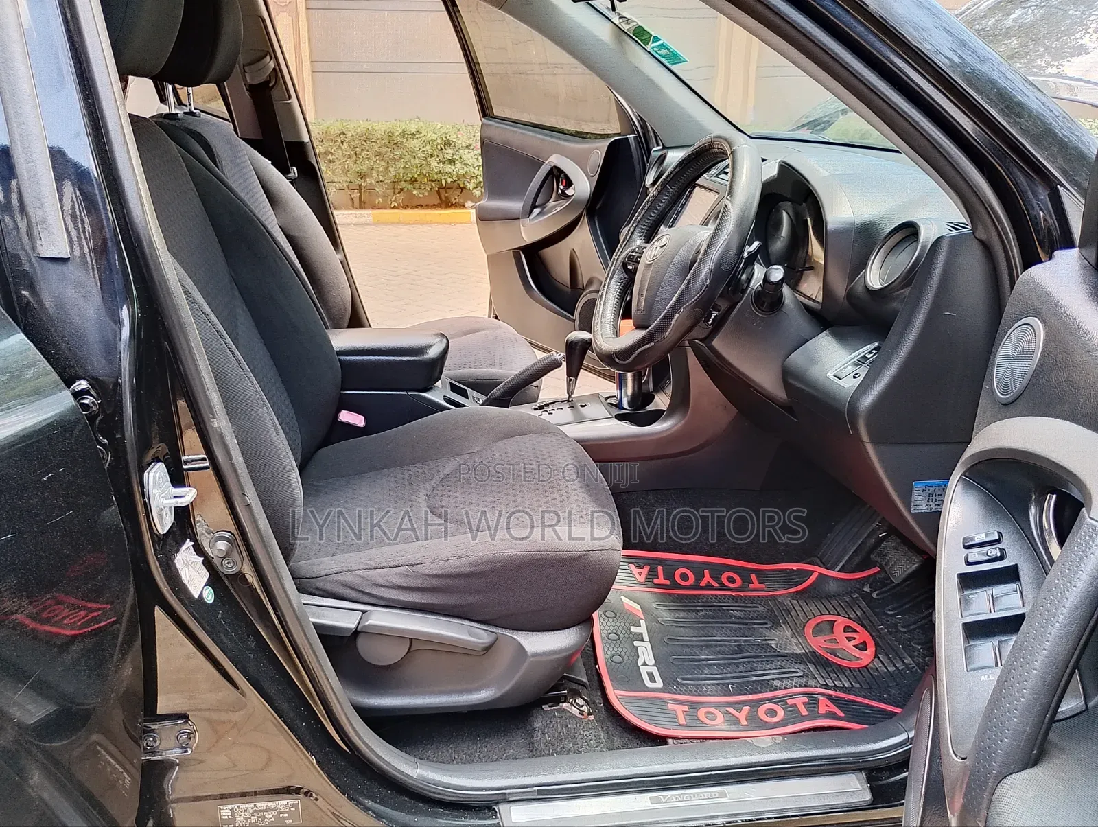 Toyota Vanguard 2012 Black