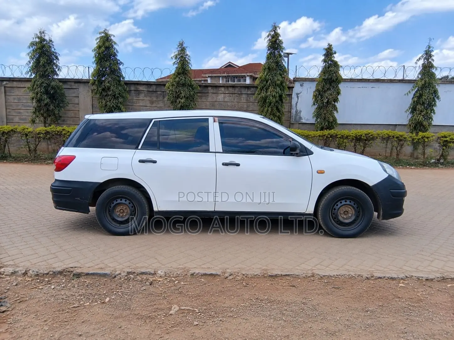Nissan Advan 2008 White
