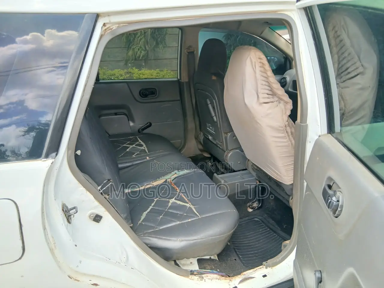 Nissan Advan 2008 White