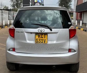 Toyota Ractis 2012 Silver